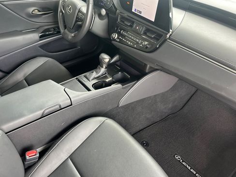 Certified 2025 Lexus ES 350 w/ Accessory Package (Z1) FWD image 19