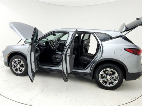 Used 2025 Chevrolet Blazer LT image 11