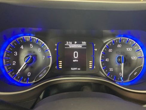 Used 2023 Chrysler Voyager LX FWD image 27