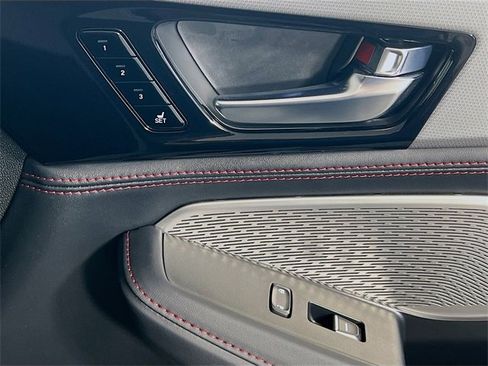 Used 2023 Acura MDX A-Spec image 31