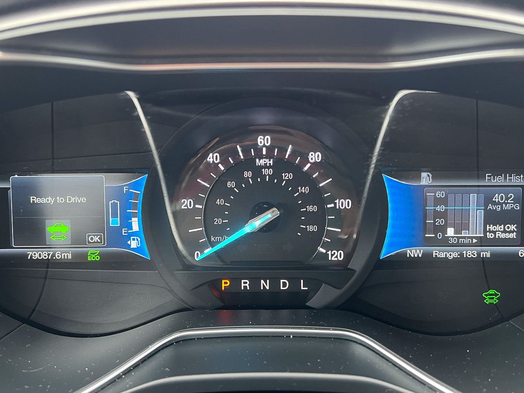 Used 2018 Ford Fusion SE FWD image 16