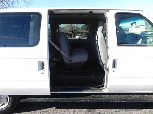 Used 2009 Ford E-150 and Econoline 150 Wagon image 17