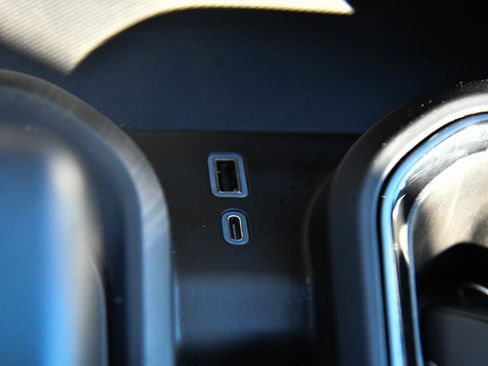 Used 2022 GMC Sierra 1500 AT4 w/ AT4 Premium Package image 34