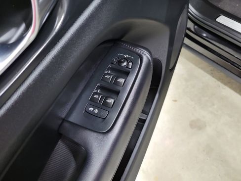 Certified 2023 Volvo XC60 B5 Plus w/ Climate Package image 22