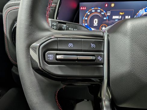 Used 2024 Chevrolet Colorado Z71 w/ Z71 Convenience Package 2 image 20