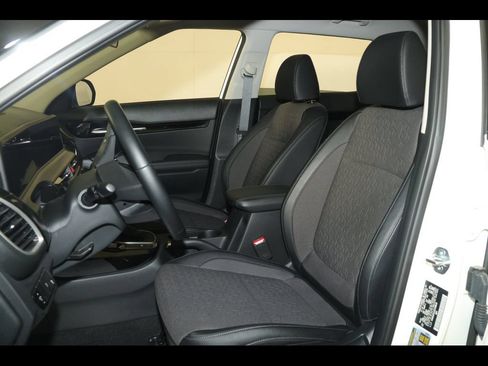 Used 2025 Kia Seltos S FWD image 13