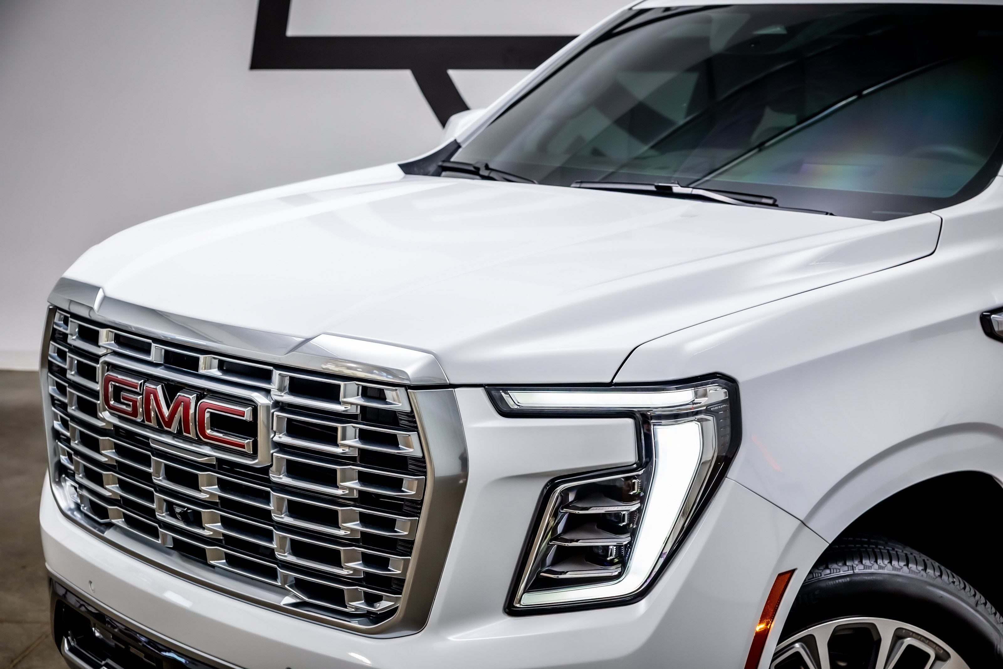 Used 2026 GMC Yukon Denali w/ Denali Reserve Package AWD/4WD image 23