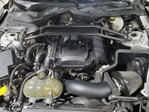Used 2018 Ford Mustang Coupe w/ Equipment Group 101A RWD image 40