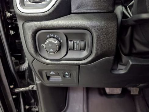 Used 2025 RAM 1500 Laramie AWD/4WD image 21
