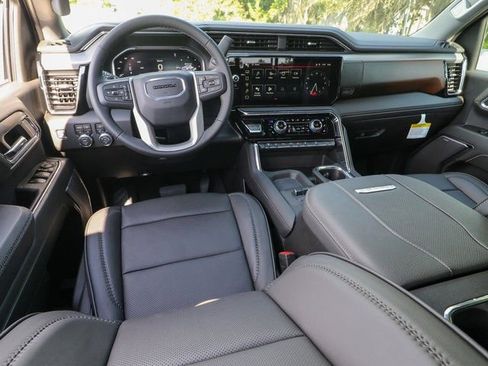 New 2025 GMC Sierra 2500 Denali w/ Denali Reserve Package image 16