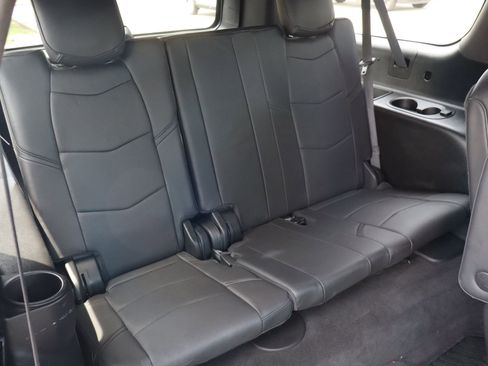 Used 2020 Cadillac Escalade ESV Platinum AWD/4WD image 32