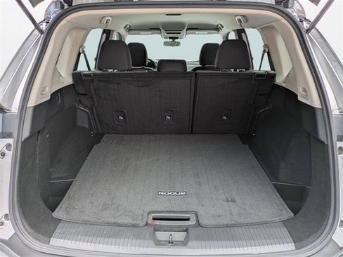 Used 2022 Nissan Rogue SV image 13