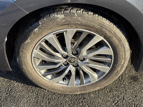 Used 2019 Toyota Corolla XLE image 10