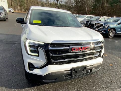 Used 2025 GMC Terrain Elevation image 4