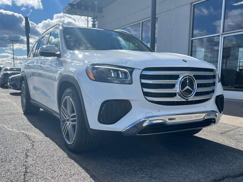 Certified 2026 Mercedes-Benz GLS 450 4MATIC image 1