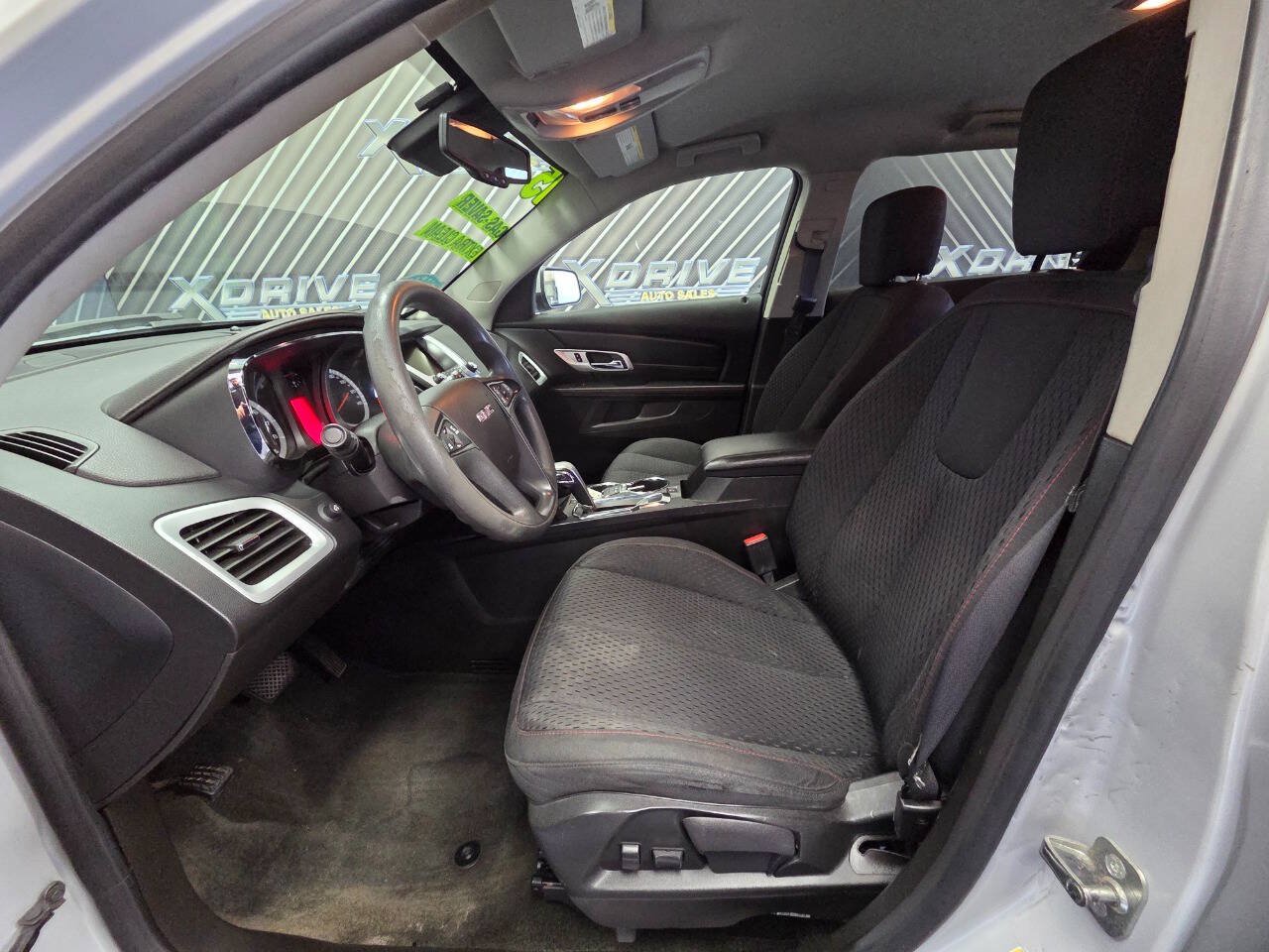 Used 2015 GMC Terrain SLE FWD image 17