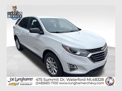 Used 2020 Chevrolet Equinox LS w/ LS Convenience Package image 1