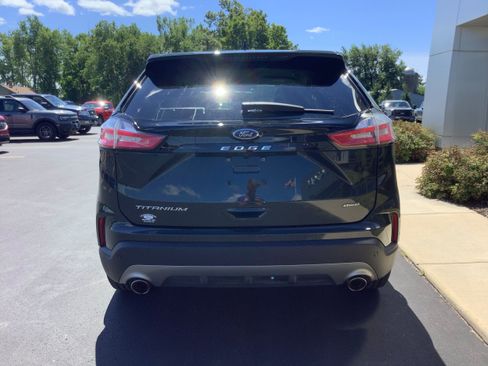 Used 2024 Ford Edge Titanium AWD/4WD image 4
