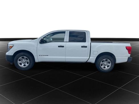 Used 2017 Nissan Titan S RWD image 2