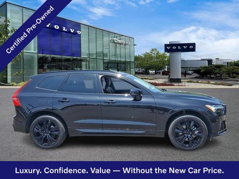 Certified 2024 Volvo XC60 B5 Plus w/ Protection Package Premier AWD/4WD image 8