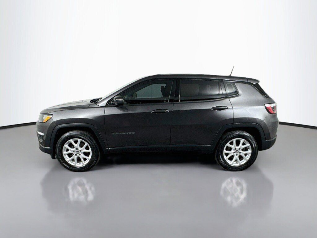 Used 2020 Jeep Compass Sport FWD image 2