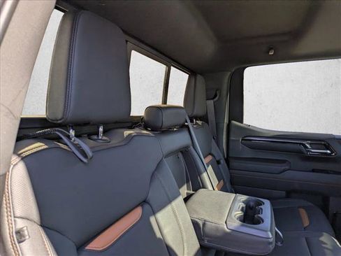 Used 2024 GMC Sierra 1500 AT4 w/ Technology Package image 20