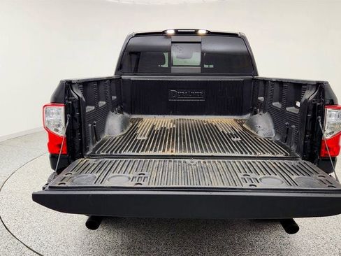 Used 2021 Nissan Titan SV w/ SV Convenience Package RWD image 21