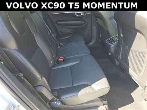 Used 2020 Volvo XC90 T5 Momentum image 13