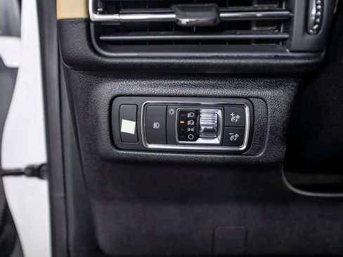 Used 2020 Lincoln Corsair Reserve w/ Equipment Group 202A AWD/4WD image 38