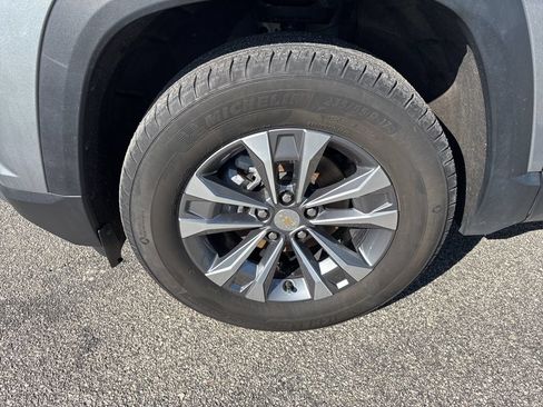 Used 2025 Chevrolet Equinox LT AWD/4WD image 16