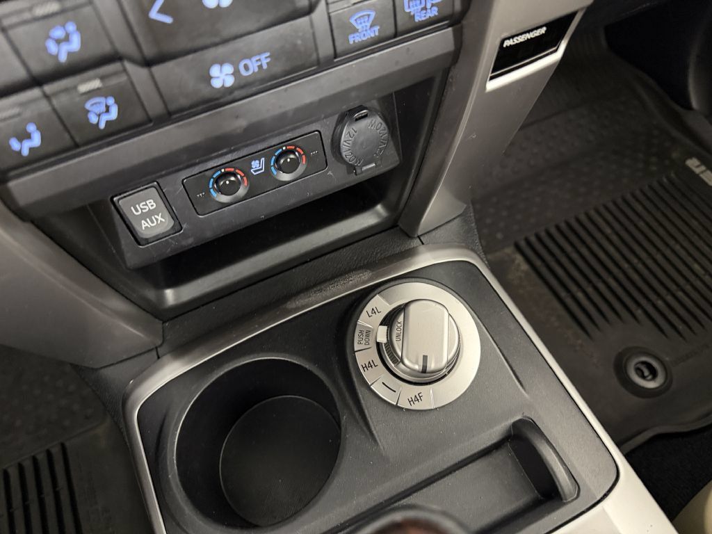 Used 2018 Toyota 4Runner Limited AWD/4WD image 31