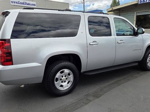 Used 2012 Chevrolet Suburban LT w/ Luxury Package AWD/4WD image 7