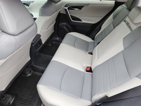 Used 2024 Toyota RAV4 XLE Premium image 21
