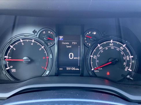 Used 2024 Toyota 4Runner SR5 Premium AWD/4WD image 25