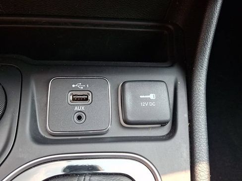 Used 2023 Jeep Cherokee Altitude Lux AWD/4WD image 34