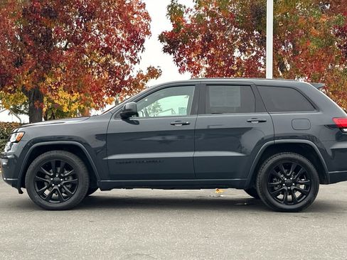 Used 2018 Jeep Grand Cherokee Altitude image 7