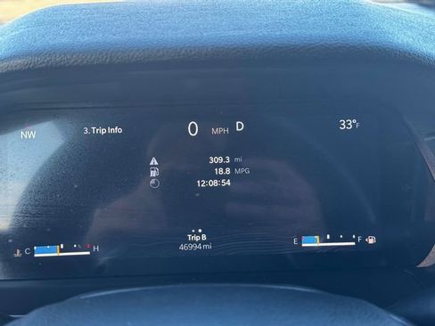 Used 2023 Jeep Grand Cherokee Altitude image 28