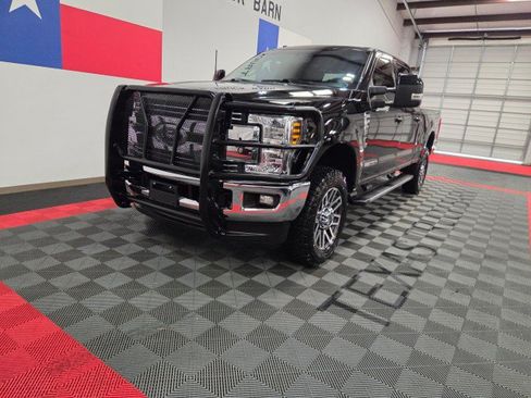 Used 2018 Ford F250 Lariat w/ Lariat Value Package AWD/4WD image 3
