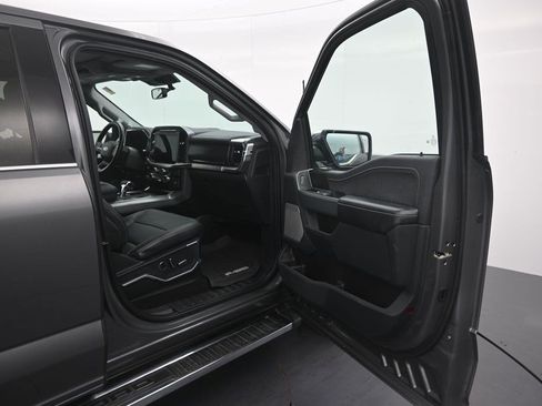 Used 2021 Ford F150 Lariat w/ Equipment Group 502A High AWD/4WD image 13