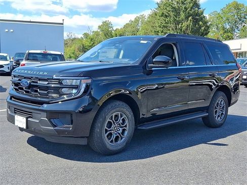 New 2025 Ford Expedition Active image 3