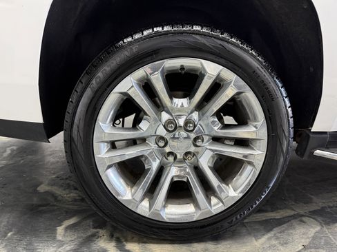 Used 2018 GMC Yukon SLT w/ Premium Edition AWD/4WD image 30