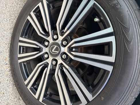 Used 2023 Lexus LX 600 4WD w/ Appearance Package image 11