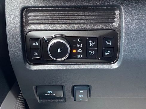 Used 2025 Ford F250 Platinum image 32