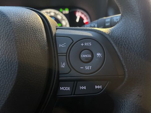 Used 2025 Toyota RAV4 XLE image 26