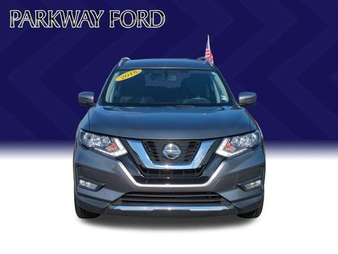 Used 2018 Nissan Rogue SV w/ Premium Package FWD image 8