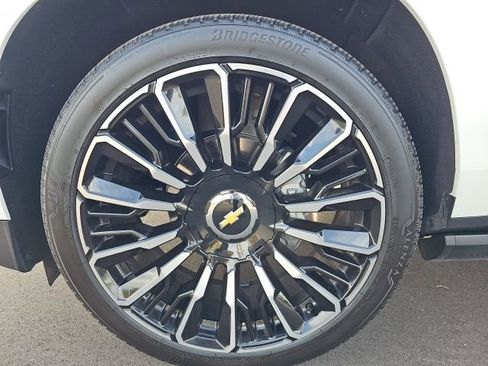 Used 2025 Chevrolet Tahoe High Country image 15