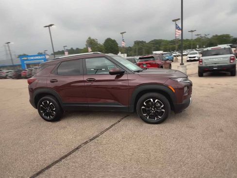 Used 2023 Chevrolet TrailBlazer LT w/ Convenience Package AWD/4WD image 9