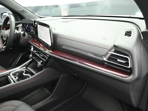 New 2026 Chevrolet Traverse RS w/ LPO, Floor Liner Package FWD image 24