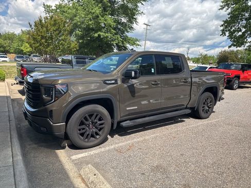 Used 2023 GMC Sierra 1500 Elevation w/ Elevation Premium Package AWD/4WD image 6