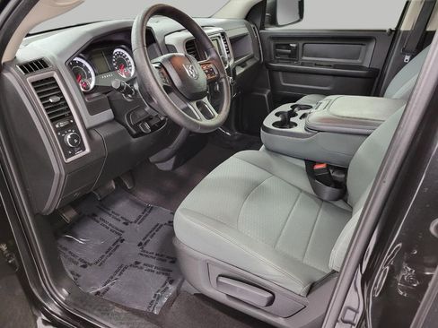 Used 2017 RAM 1500 Express w/ Express Value Package AWD/4WD image 9
